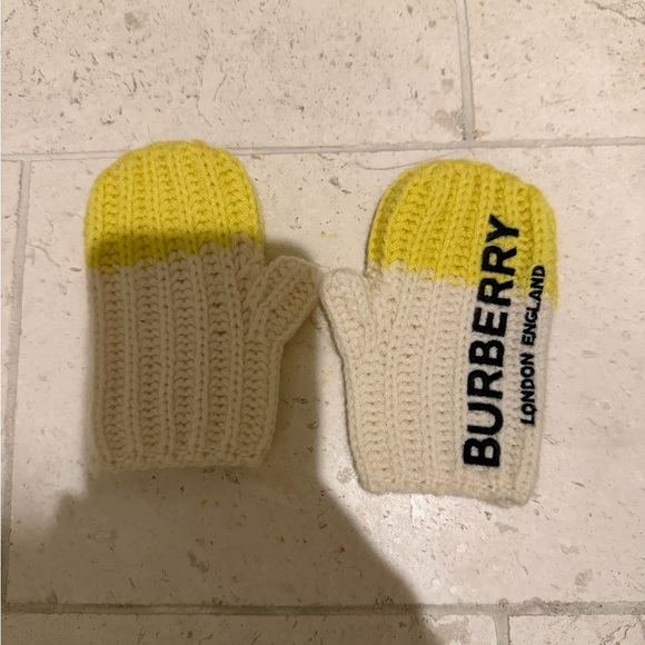 Burberry Kids Two-Tone Yellow and White Mittens XXS